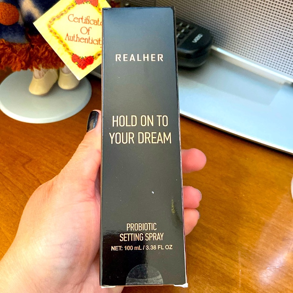 🆕 Realher hold on to your dream setting spray 100ml